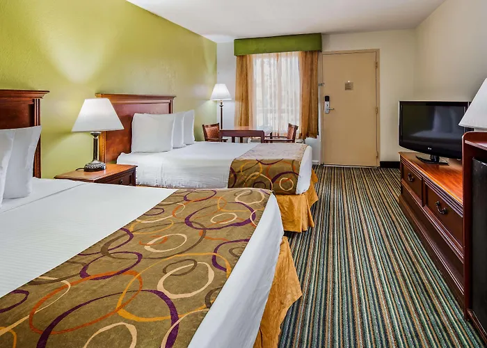 Ramada By Wyndham Savannah Gateway