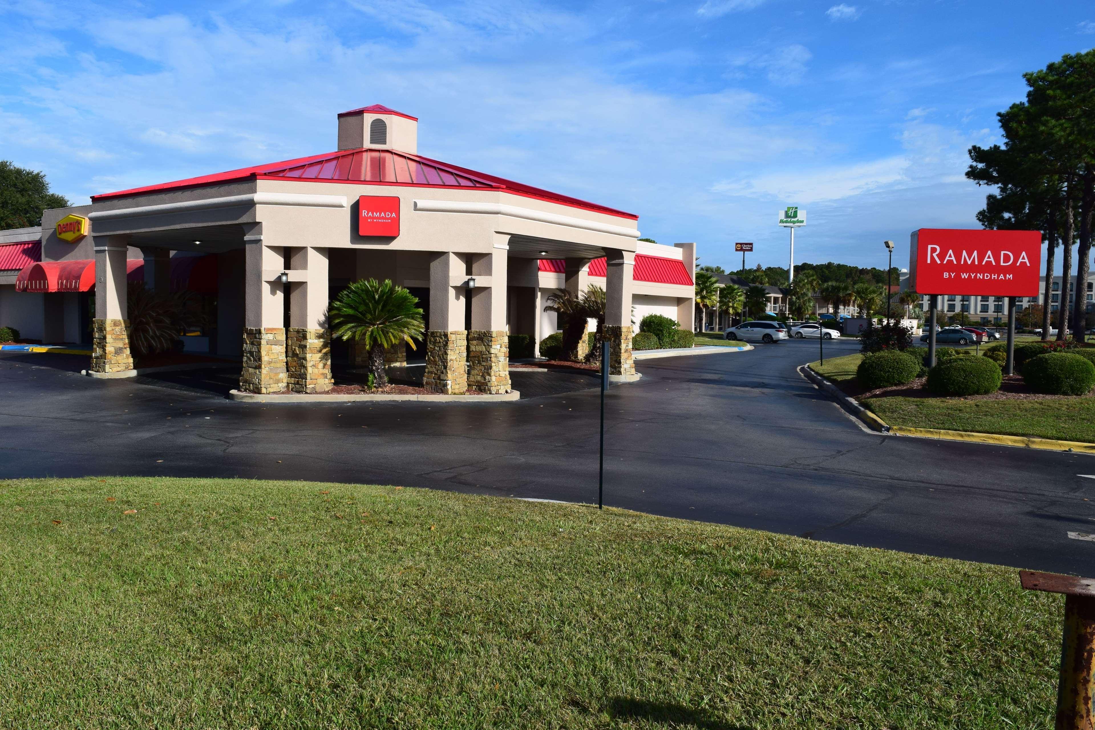 Ramada By Wyndham Savannah Gateway 3*